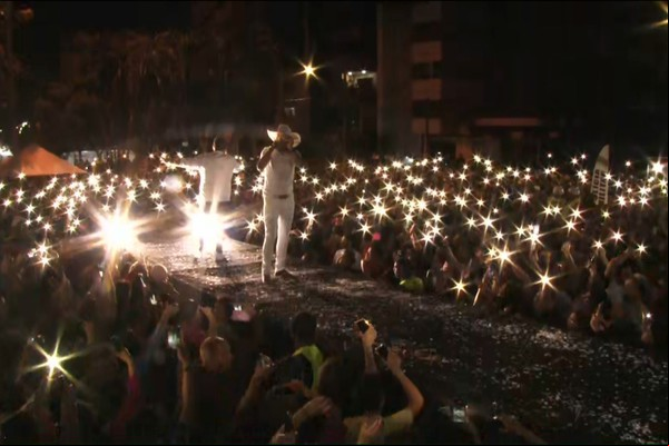 E teve constelação de luzes com Emílio e Eduardo na Fenapraça; veja ao vivo