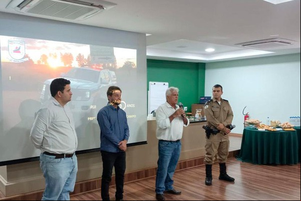 Polícia Militar traça estratégias com cafeicultores para evitar furtos e roubos durante a colheita