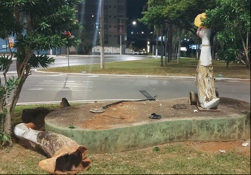 Homem é preso após destruir monumento dos Dois Patos em homenagem a Patos de Minas