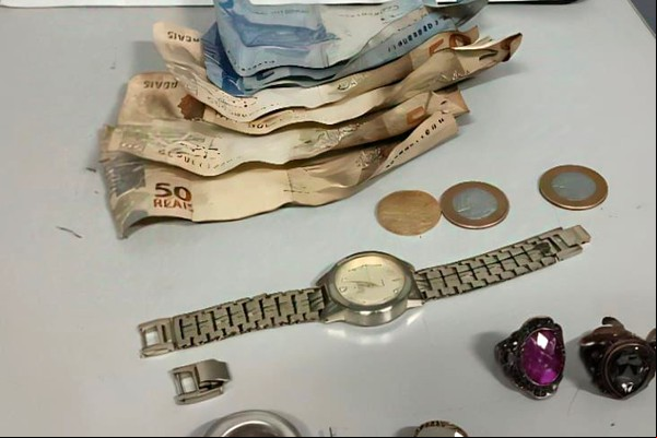 Homem furta R$5.000,00 para pagar dívidas e comprar drogas e acaba preso, em Patos de Minas