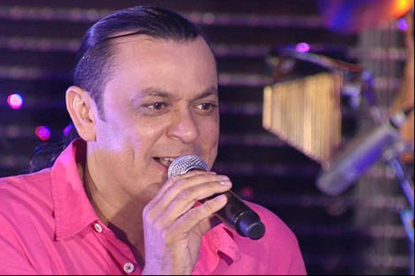 Frank Aguiar canta música com referência “Patos ou Paris” e presta homenagem a Patos de Minas