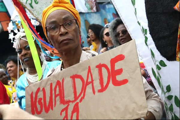 Quase 85% da população preta afirma ter sofrido discriminação racial