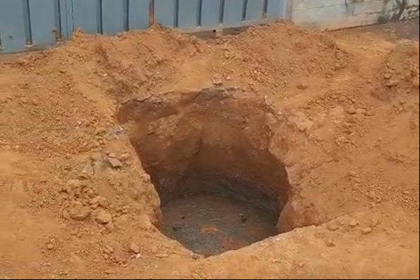 Copasa abre buraco em frente garagem e impede morador de guardar veículos há 6 dias