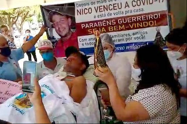 Depois de 66 dias internado, paciente vence a Covid-19 e é recepcionado com muita festa