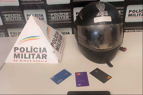 Adolescente de 12 anos é apreendido após furtar celulares, cartões bancários e motocicleta