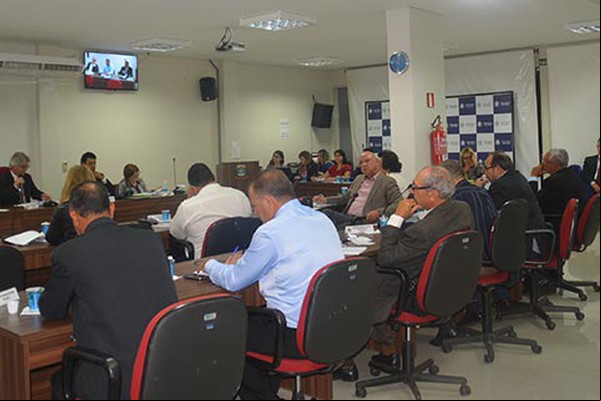 Prefeito não comparece a reunião e não é discutida situação da Copasa em Patos de Minas