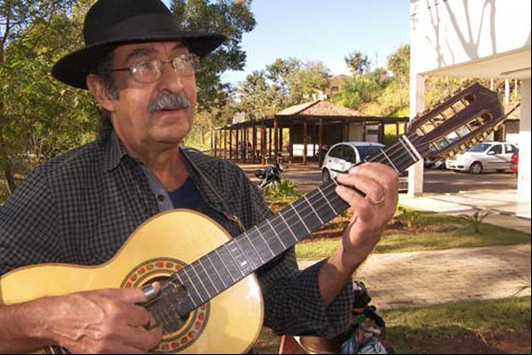 Aparício Ribeiro apresenta o show “Trilhas de Minas” nesta sexta-feira no Teatro Municipal