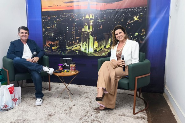 Patos Hoje entrevista Marília Coury - Gerente Sicoob Credicopa; veja ao vivo