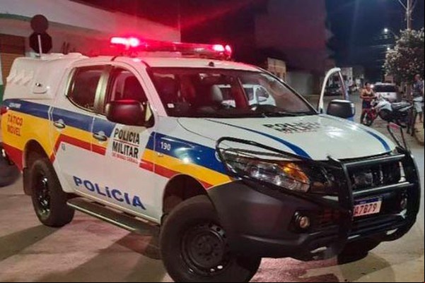 Jovem é agredida pelo sogro com tapas, soco e cadeirada, em Patos de Minas