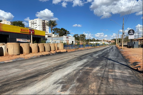 Trecho da av. Fátima Porto que recebeu novo asfaltamento é liberado; sentido oposto foi interditado
