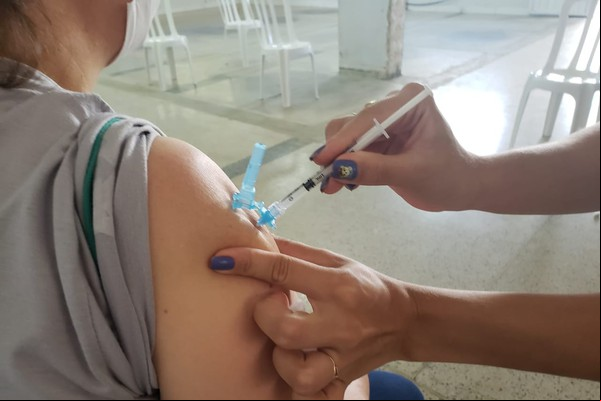 De 7 pacientes em UTIs de Patos de Minas, apenas 1 está com vacinação completa