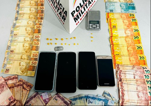 PM prende três pessoas em casa apontada como biqueira no Centro de Patos de Minas