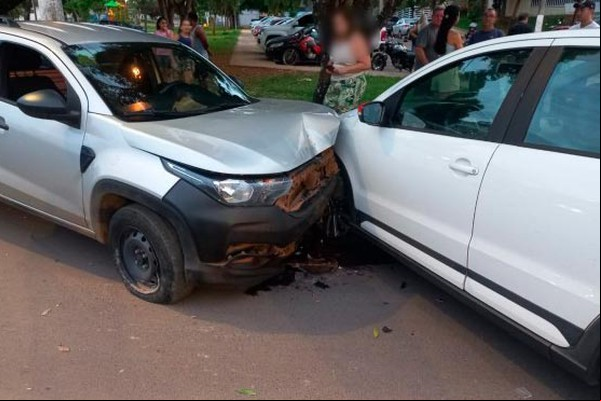 Homem é preso após furtar pick up e se envolver em acidente com outros dois veículos em Patos de Minas