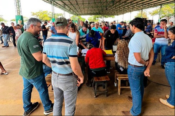 Prefeitura entrega 100 novas barracas para produtores da Feira Livre de Patos de Minas