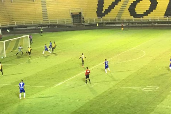 URT leva gol de cabeça no segundo tempo e perde por 1 a zero para o Volta Redonda