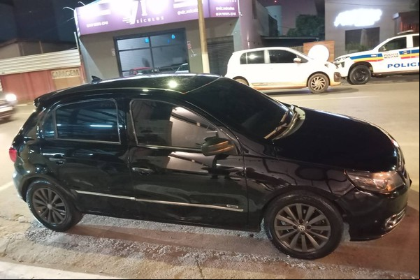 Motorista é preso após bater em motociclista e fugir do local em Patos de Minas