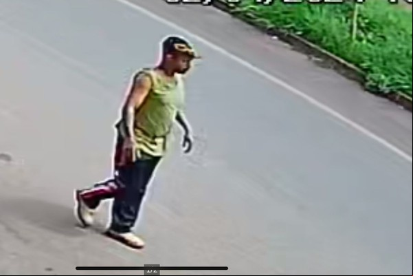 Mulher se desespera ao ser agredida por ladrão; ele foi preso ao retornar para matar testemunhas