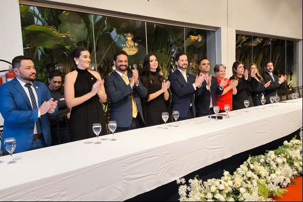 Em solenidade com várias autoridades, Rafael Normandia toma posse como presidente da OAB Patos de Minas