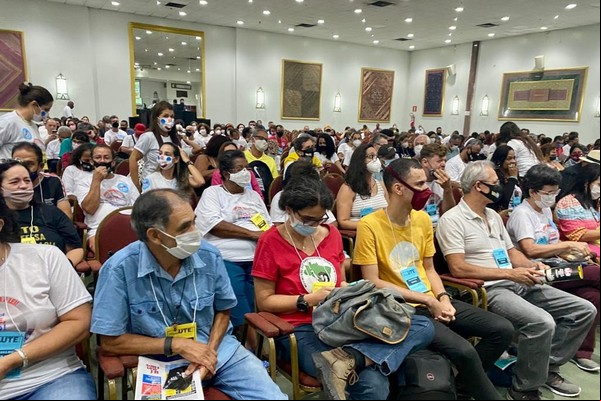 Servidores da Educação decretam greve; reivindicação é por recomposição salarial