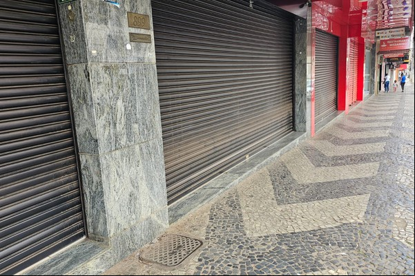 Comércio patense permanece fechado no Carnaval; veja o que abre em Patos de Minas