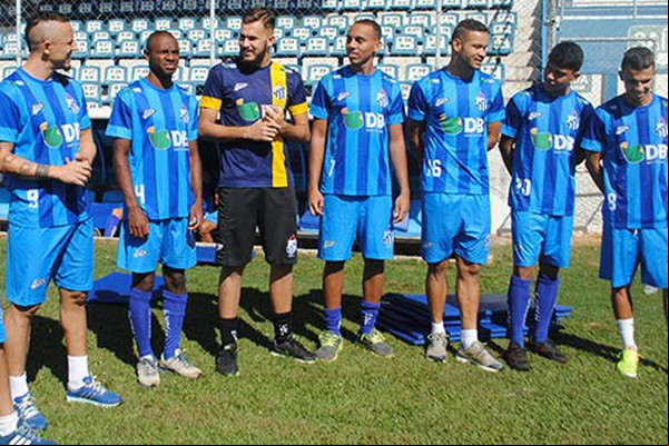 Diretoria da URT apresenta jogadores e comissão técnica para a série D do campeonato brasileiro