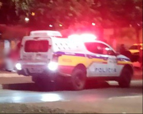 Homem que ava por Patos de Minas é agredido e tem roupas incendiadas