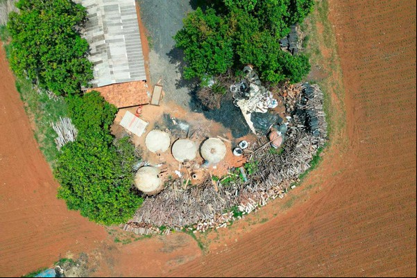 CODEMA analisa denúncia contra carvoaria instalada dentro da cidade e pode acionar a Justiça