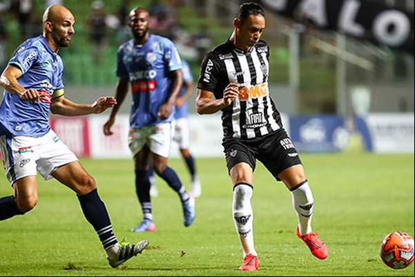 URT tem gol legal anulado, leva dois gols irregulares e acaba sendo goleado pelo Atlético