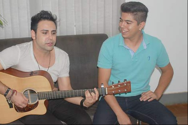 Músicos de Patos de Minas fundem internacional com sertanejo e fazem sucesso na região