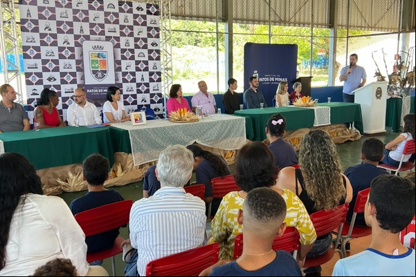 Escola Municipal Abdias Caldeira Brant é totalmente reformada e entregue à comunidade de Alagoas