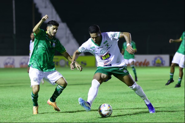 Em partida surreal, com trapalhada inacreditável da arbitragem, Mamoré arranca empate
