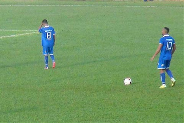URT volta a jogar bem, mas erra na defesa e no ataque e perde para o Tombense por 2 a 1