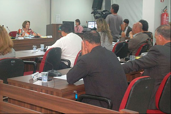 Vereadores aprovam orçamento de mais de meio bilhão para Patos de Minas em 2018