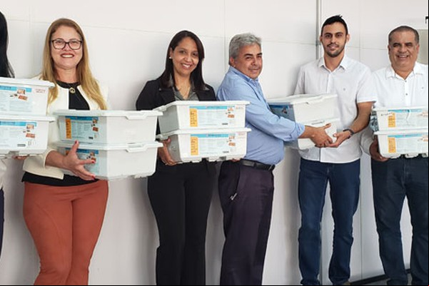 Com fechamento da Escola do Sesi, FIEMG doa kits de robótica para o Unipam e o IFTM