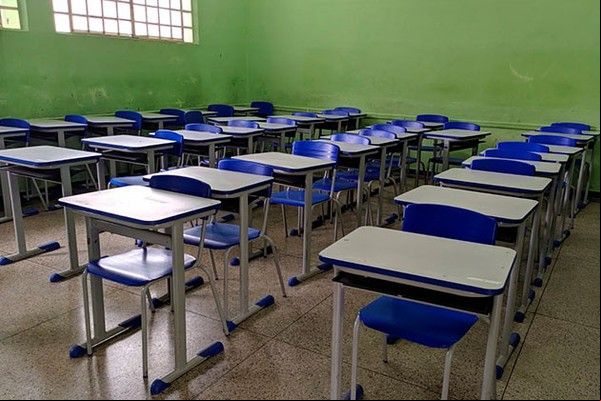 Prefeitura de Patos de Minas abre cadastro para vacinação de trabalhadores da educação