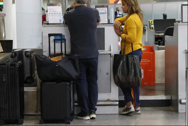 Aposentados poderão comprar agem aérea por até R$ 200 cada trecho