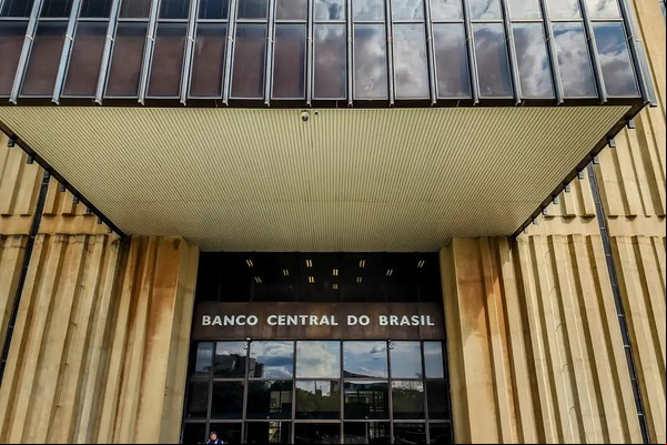 Contas externas têm saldo negativo de US$ 2,2 bilhões em março