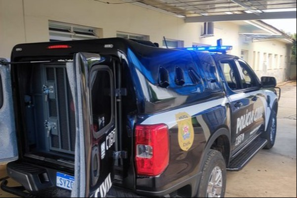 Mulher contrata jovem grávida pra enganar o marido com exame de gravidez e as duas acabam presas
