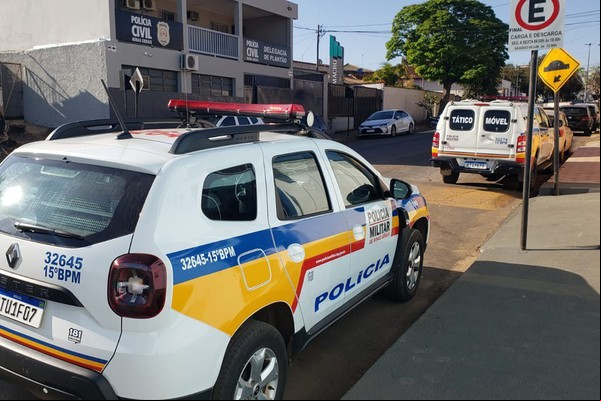Rapaz de 28 anos é espancado e morre a caminho de clínica de recuperação; suspeitos foram presos