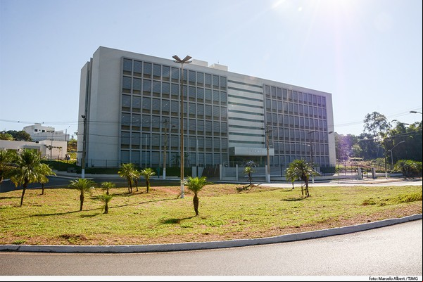 Justiça condena professora que inventou assédio após ser advertida em Patos de Minas