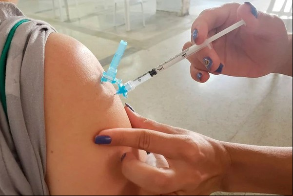Prefeitura convoca adolescentes de 15 anos para receberem a 1ª dose de vacina contra a Covid