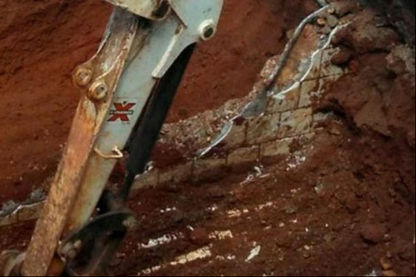 Construção histórica de uma piscina de Olegário Maciel é descoberta em Patos de Minas 