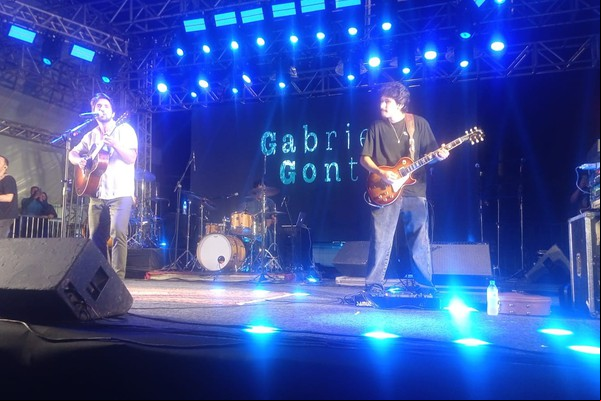 Gabriel Gonti conversa com o Patos Hoje e promete apresentar música nova na Fenapraça 2025; veja ao vivo
