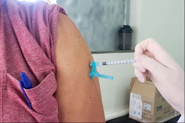 Superintendência distribui quase 30 mil doses de vacina para 21 municípios da região