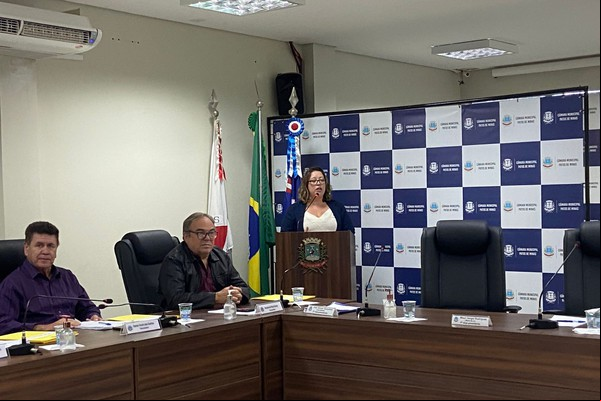 Secretária de Trânsito é sabatinada pelos vereadores sobre o estudo do Escritório Jaime Lerner