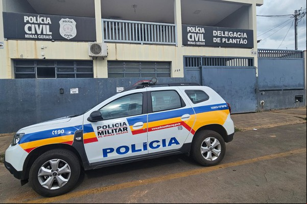 Mulher é presa após ameaçar matar filha e neto bebê em Patos de Minas