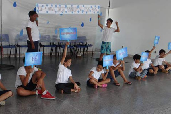 Apae Patos de Minas comemora Dia do Circo com apresentações artísticas