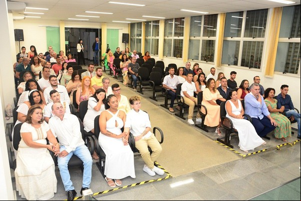 Justiça faz mutirão e converte união estável em casamento de 50 casais em Patos de Minas
