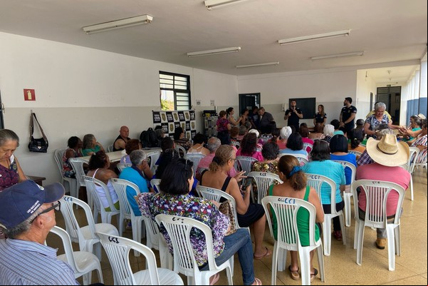 Polícia Civil ministra palestra no Centro de Convivência e tira dúvidas de idosos sobre golpes
