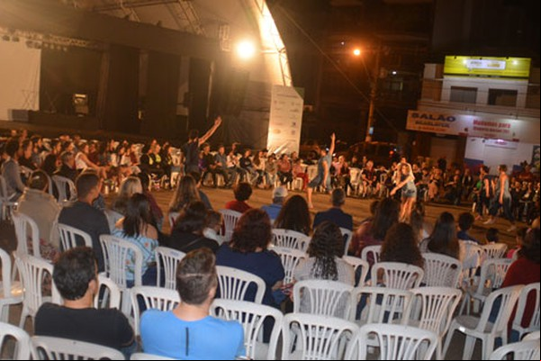 Coral Renascer, Grupo Primeiro Ato e Lizandra abrilhantam a terceira noite do Balaio de Arte e Cultura